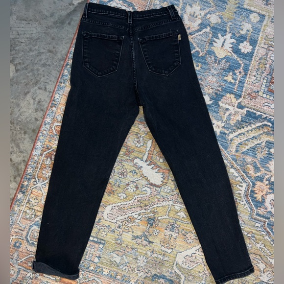 Distressed mom jeans - Picture 5 of 12